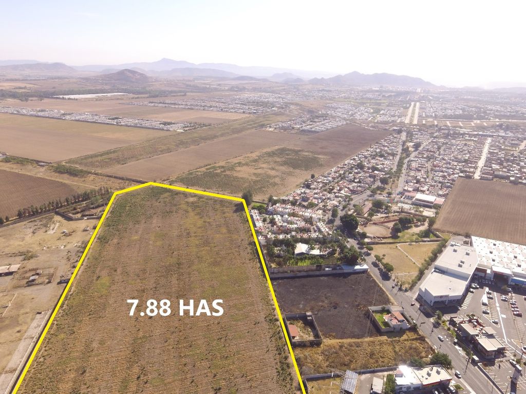TERRENO EN VENTA SOBRE AV JUAN GIL PRECIADO,