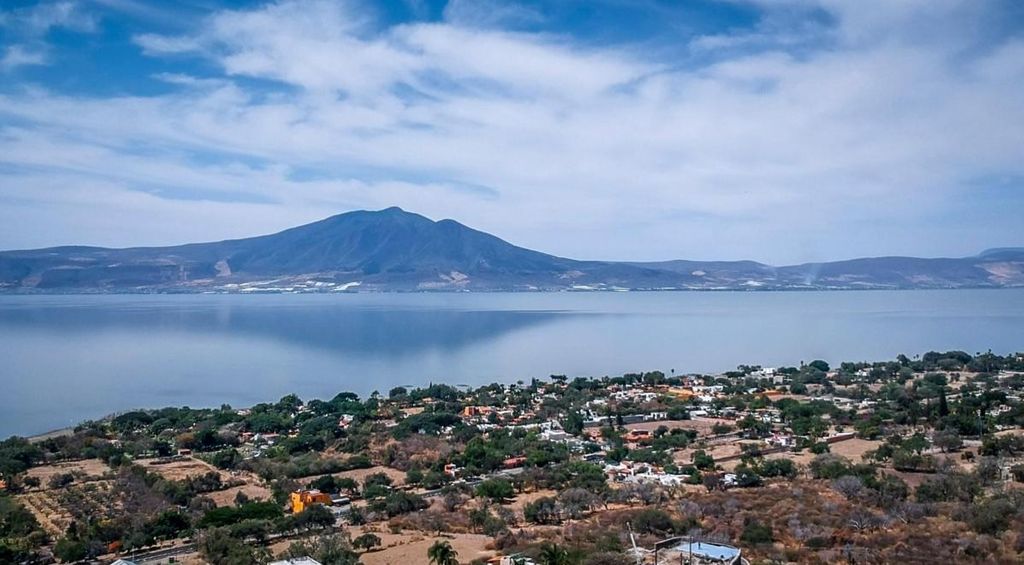 Terreno Oportunidad 425m2 Ajijic vista Panorámica al Lago Akalani $4,400,000