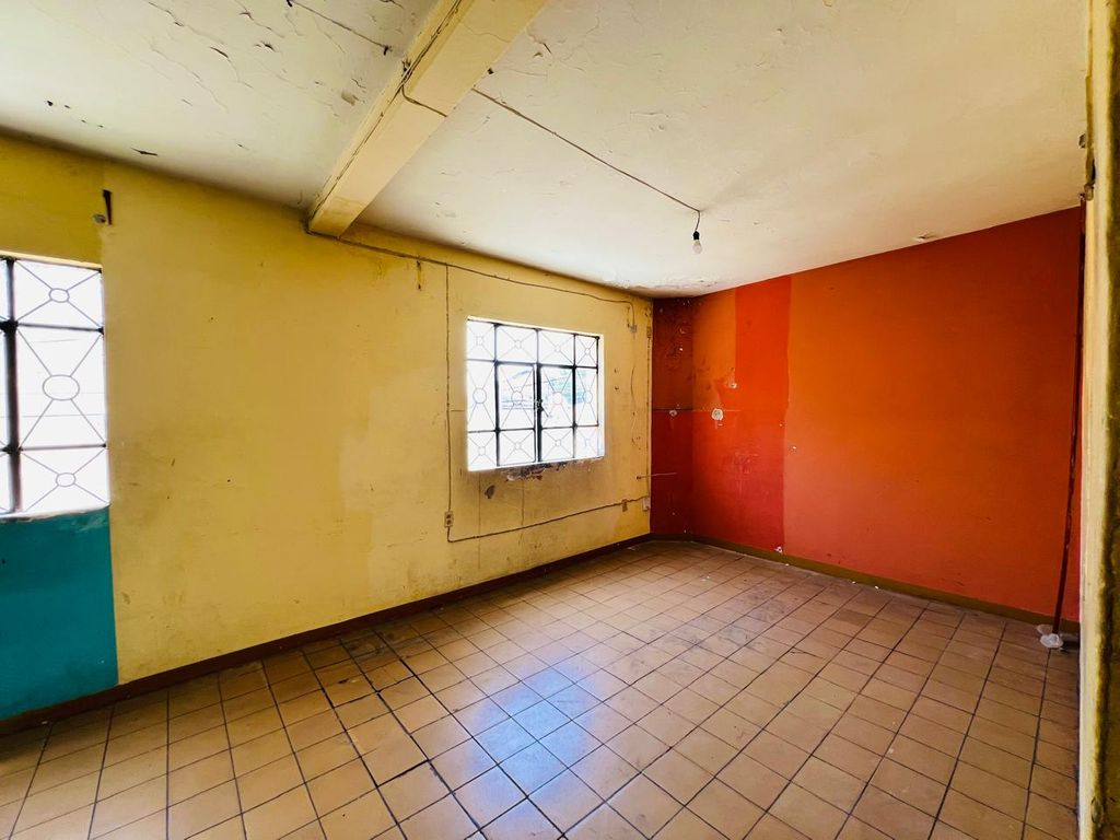 Casa En Venta En Colonia El Retiro, Guadalajara