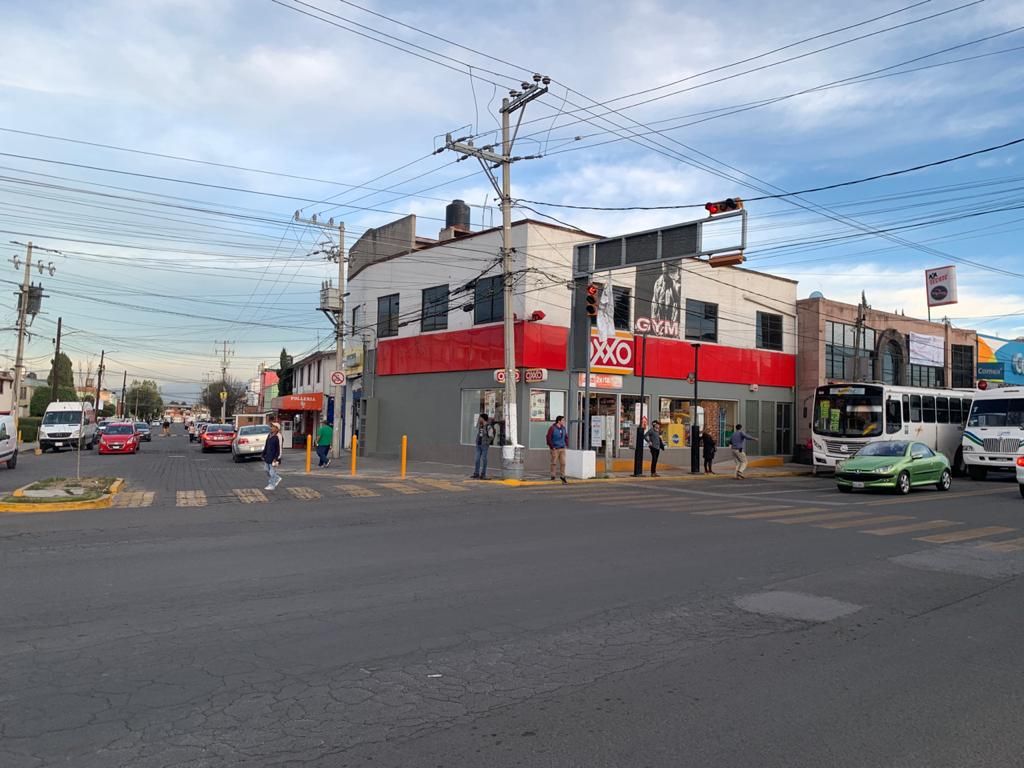 Oficina en renta en Metepec en esquina