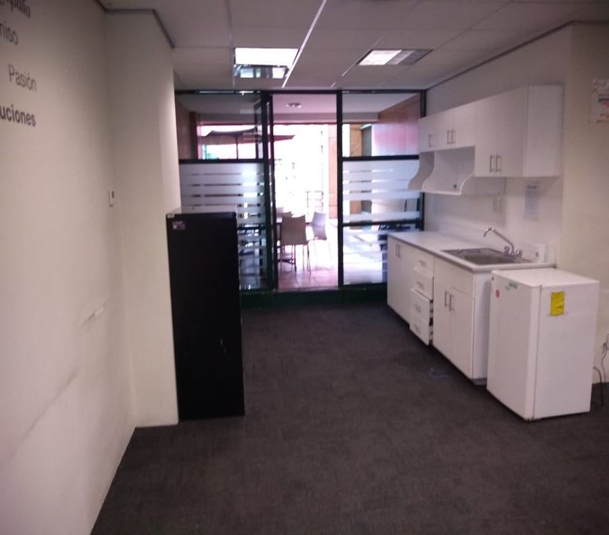 OFICINAS EN RENTA SOBRE PASEO DE LAS PALMAS