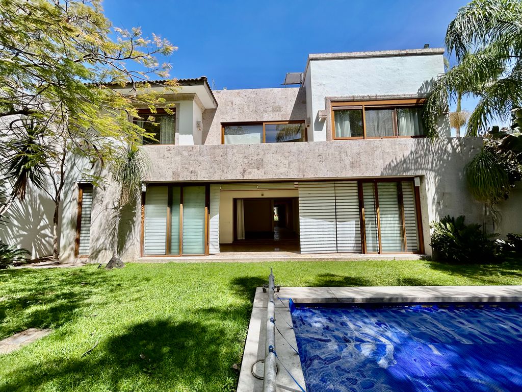 Casa En Venta En Puerta De Hierro, Zapopan