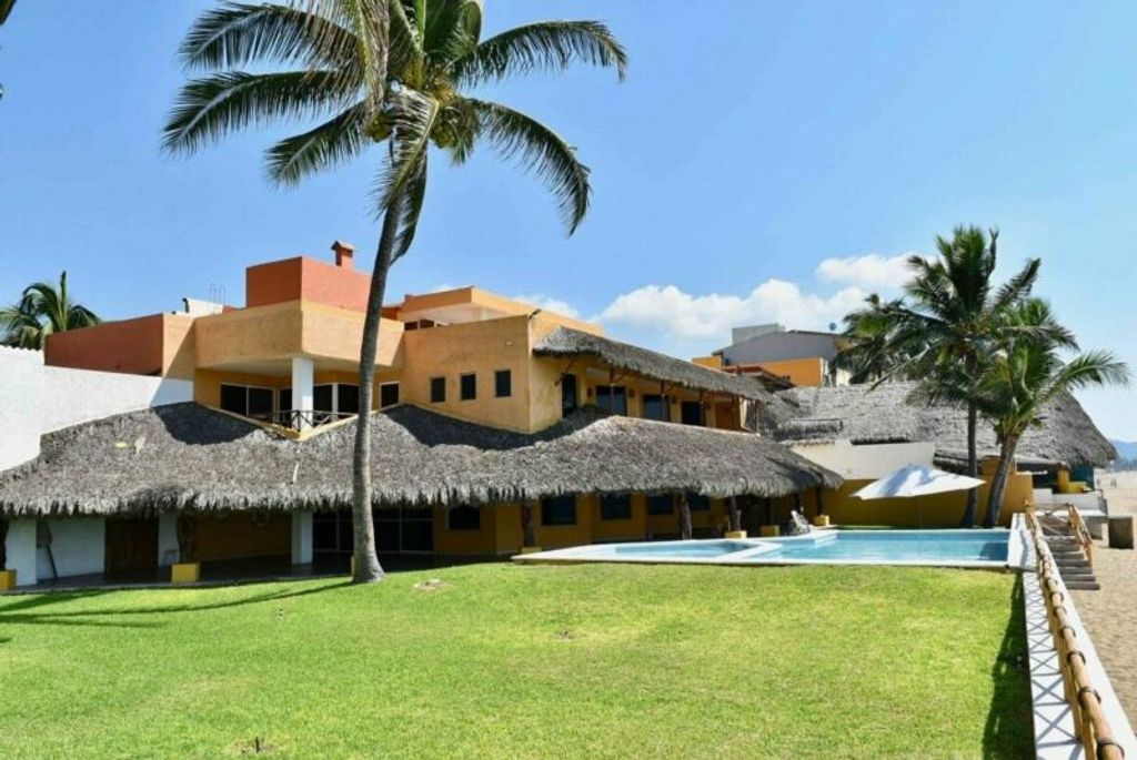 Casa Venta 9 recámaras en playa Manzanillo Colima - Wiggot