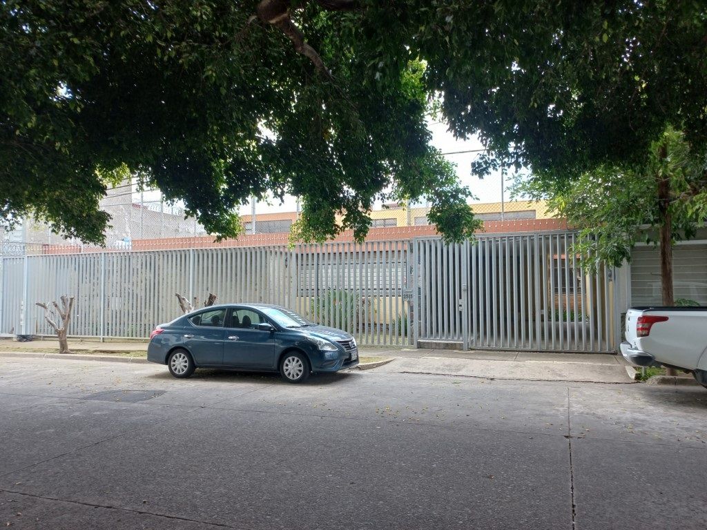 Casa Venta Jardines del Bosque,amplia y funcional