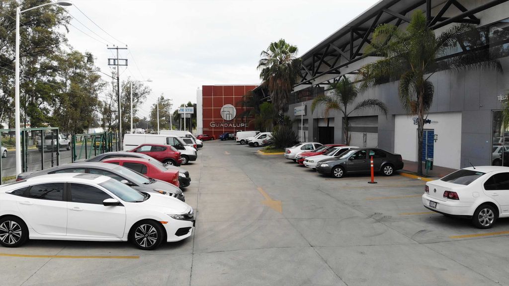 OFICINA EN RENTA EN ZAPOPAN SERVICIOS INCLUIDOS