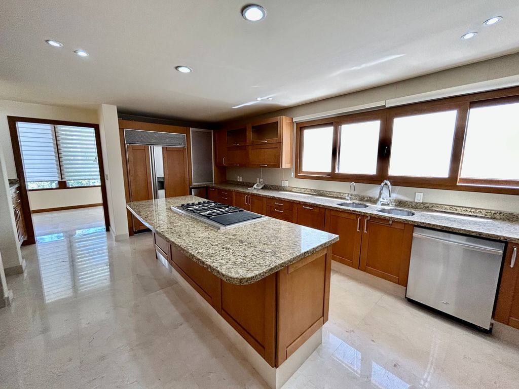 Casa En Venta En Puerta De Hierro, Zapopan