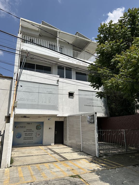 Casa en Renta en Providencia a Pasos de Midtown, casi sobre López Mateos / Ideal para Oficinas, Despacho, Consultorios o Casa Habitación