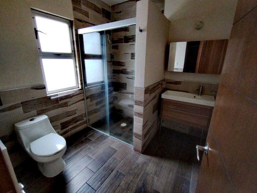 CASA EN RENTA VILLAS JARDIN CELAYA