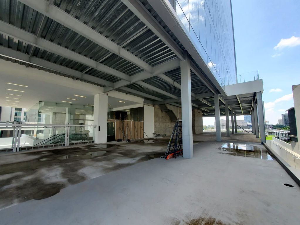 Local En Renta En Corporativo Dos Puntas Andares