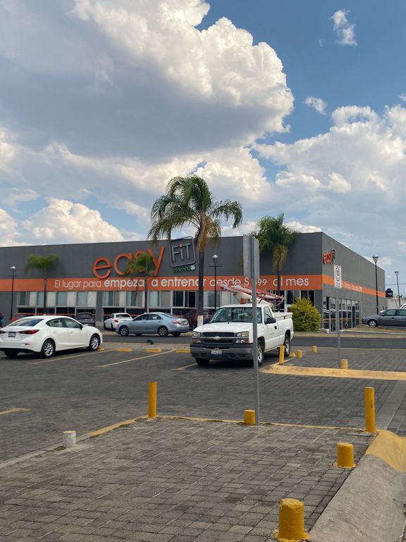 Local Comercial en Renta en Plaza Los Sauces
