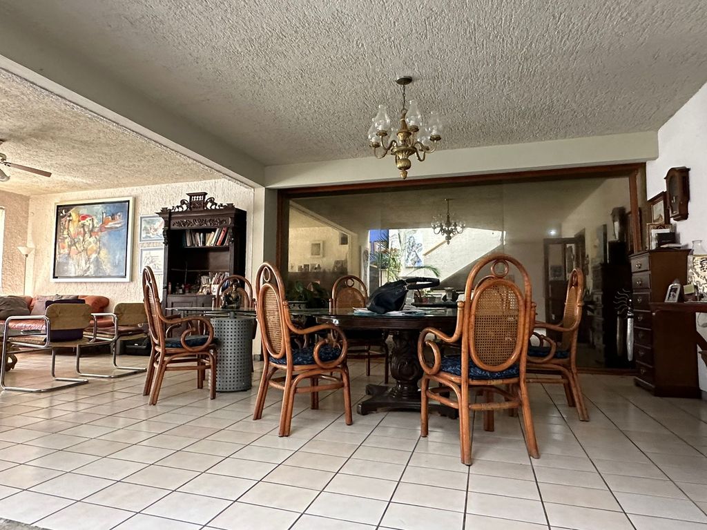 CASA EN RENTA IDEAL PARA OFICINA A PUERTA CERRADA