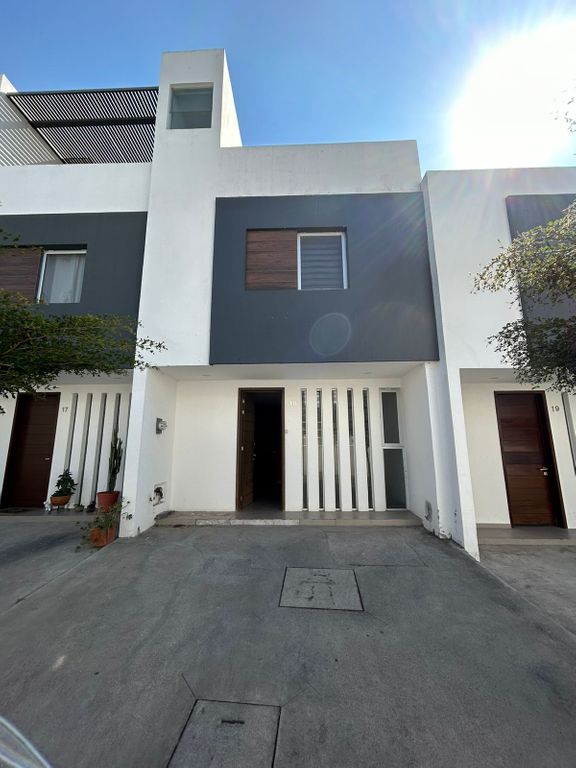 2 casas en renta en Viveros+del+valle, Zapopan, Jalisco 