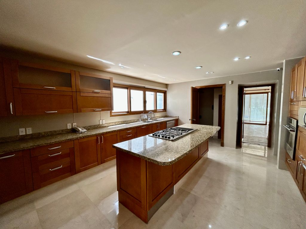 Casa En Venta En Puerta De Hierro, Zapopan