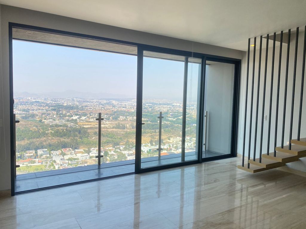 ¡MAGNÍFICO DEPARTAMENTO DE DOS PISOS EN HYATT!