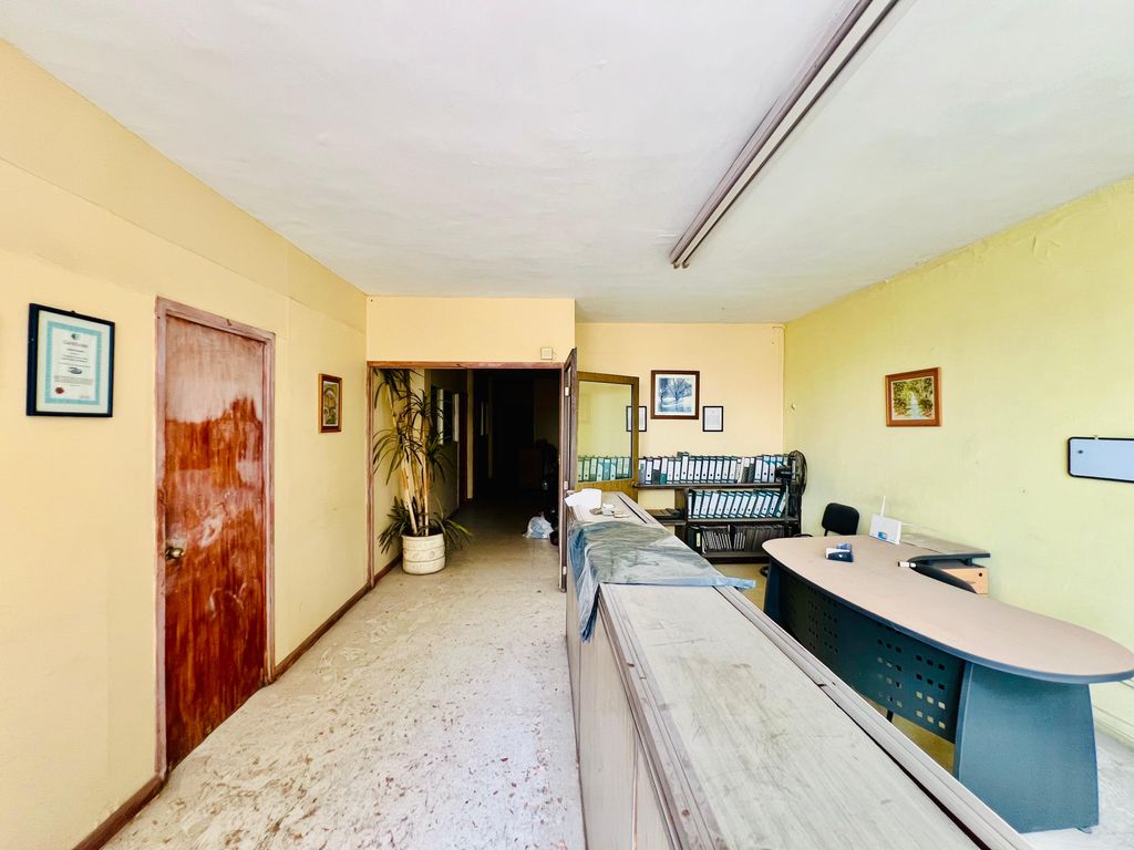 EDIFICIO EN VENTA EN COLONIA LAS TORRES