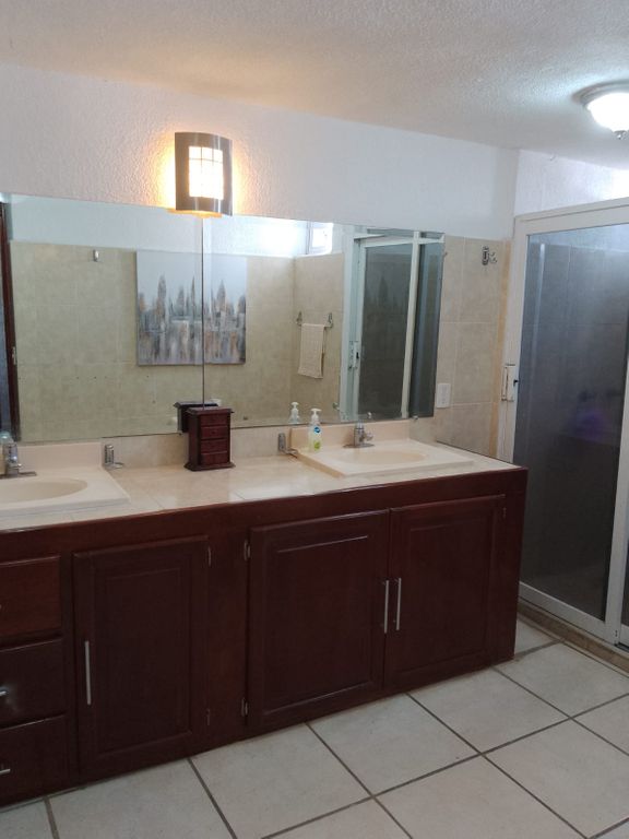 Casa En Venta En Colonia Lagos Del Country, Tepic