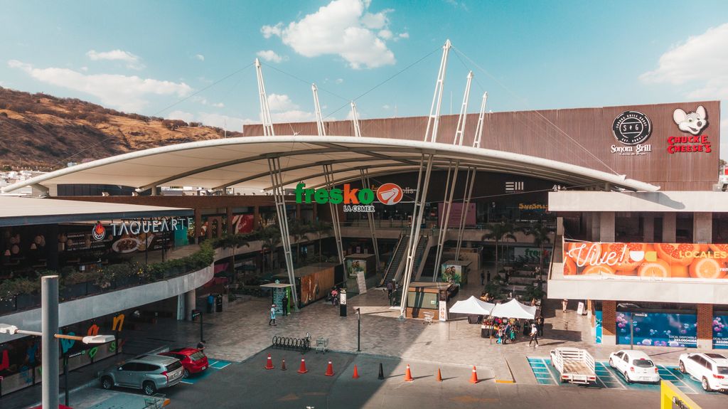LOCAL COMERCIAL AL SUR DE LA