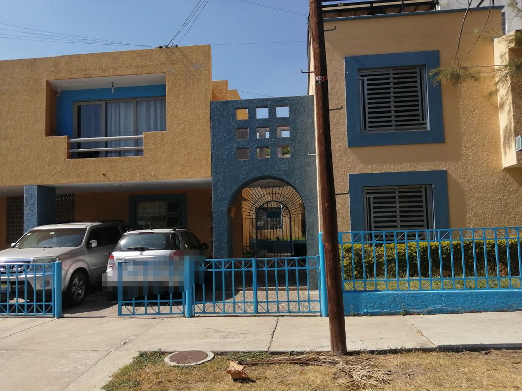 3 casas en venta en Colinas de la normal, Guadalajara, Jalisco -  