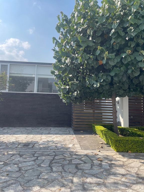 Excelente casa en Venta, en  una sola plana, muy cerca de Galerias Sana Ania