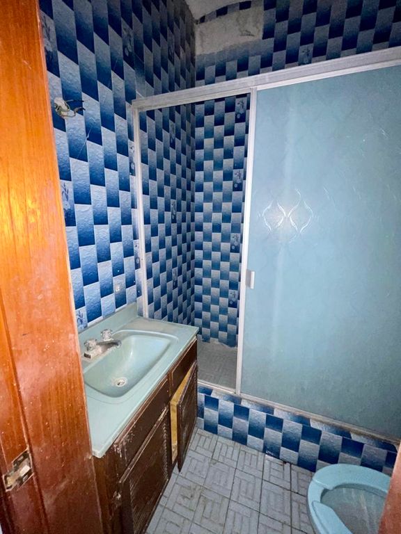Casa en venta con amplio estacionamiento en Culiacan Centro