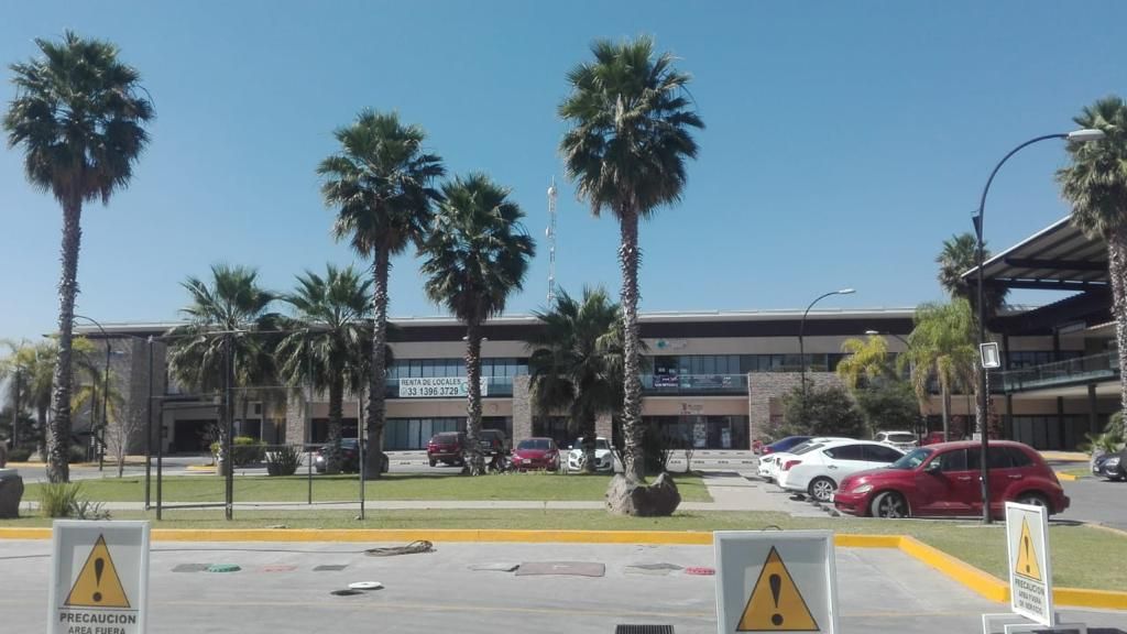 Locales en renta frente al Autódromo en Tlajomulco