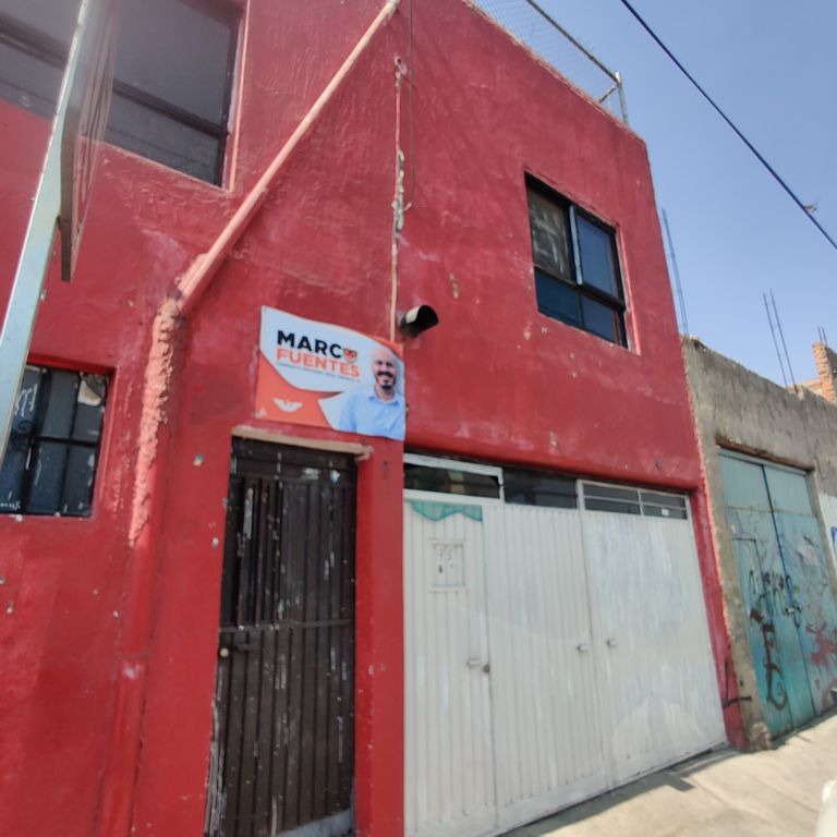 CASA EN VENTA EN LOMAS DEL TAPATÍO