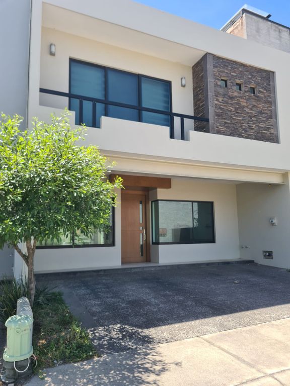 Casa en renta en Jardines,De,Aranjuez, Valle imperial, Zapopan, Jalisco