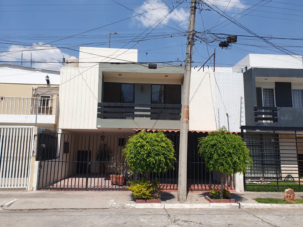 CASA EN VENTA COL. JARDINES ALCALDE