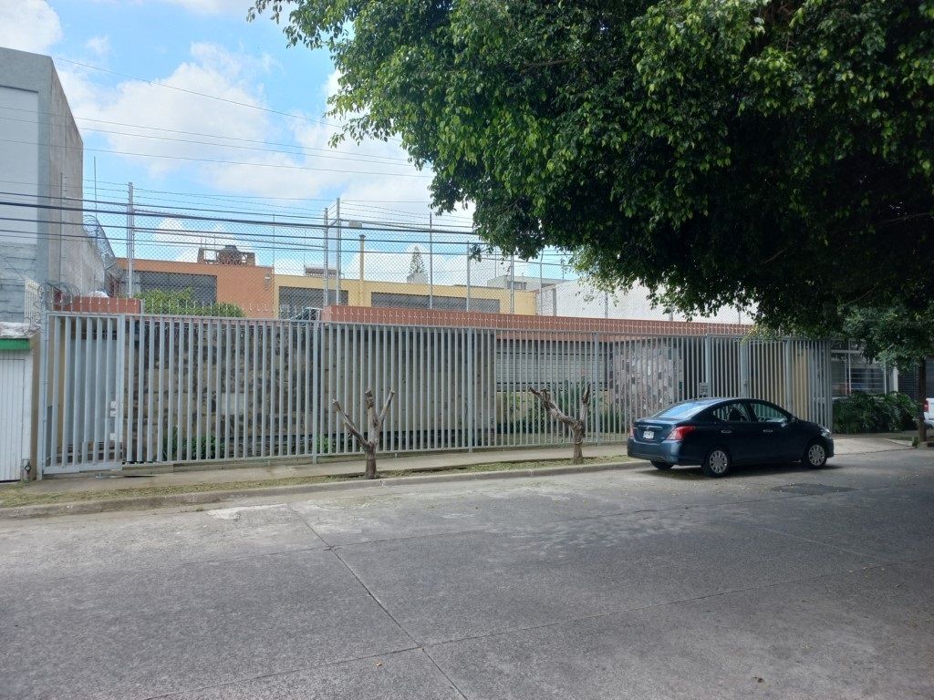 Casa Venta Jardines del Bosque,amplia y funcional