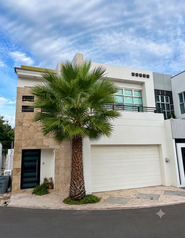 Residencia en Renta con Salida Directa a Parque Las Riberas