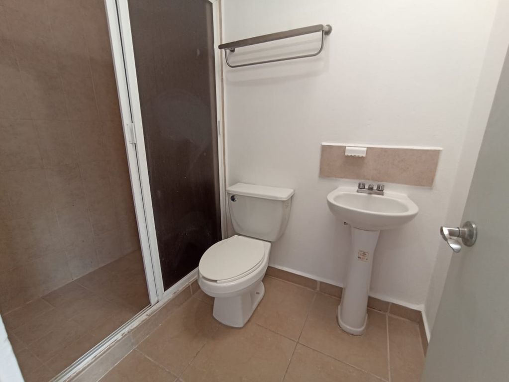 VENTA DE CASA EN COL.PASEO DE LAS PRADERAS VC121