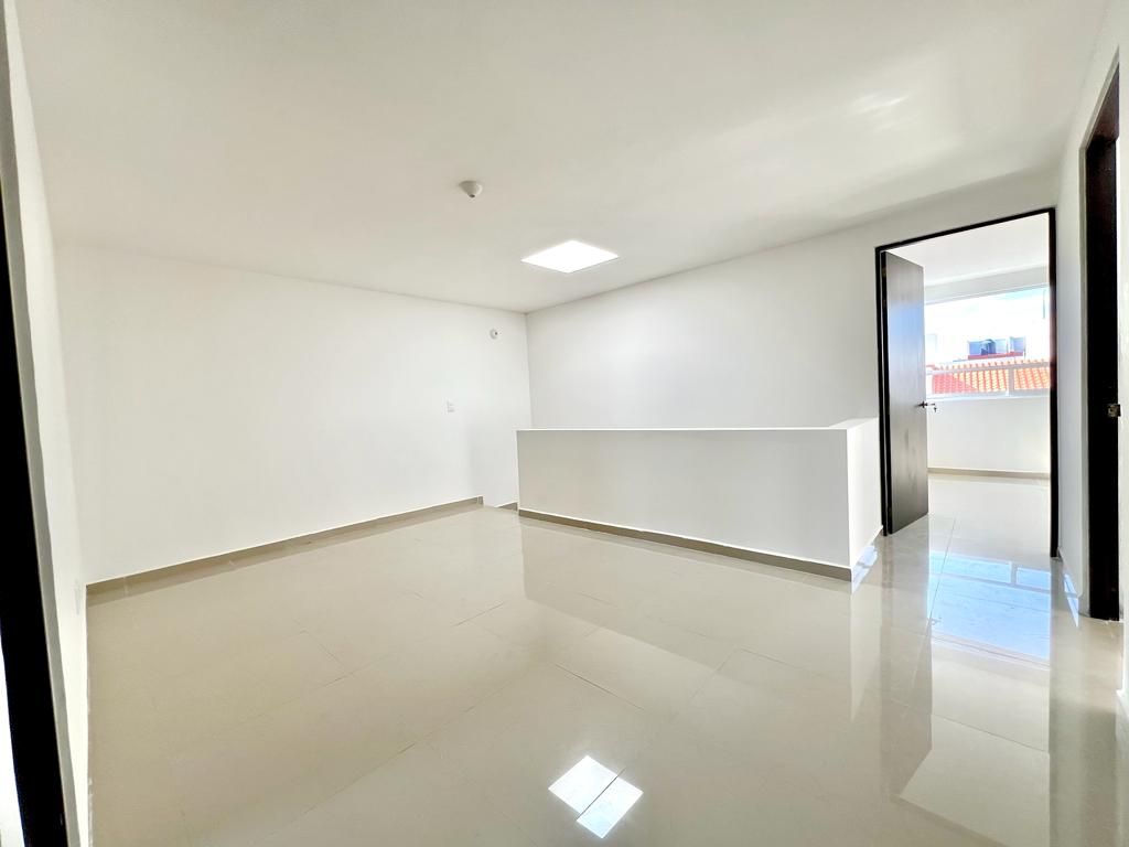 CASA EN RENTA CON 3 RECAMARAS Y SOTANO. TROJE CORREGIDORA
