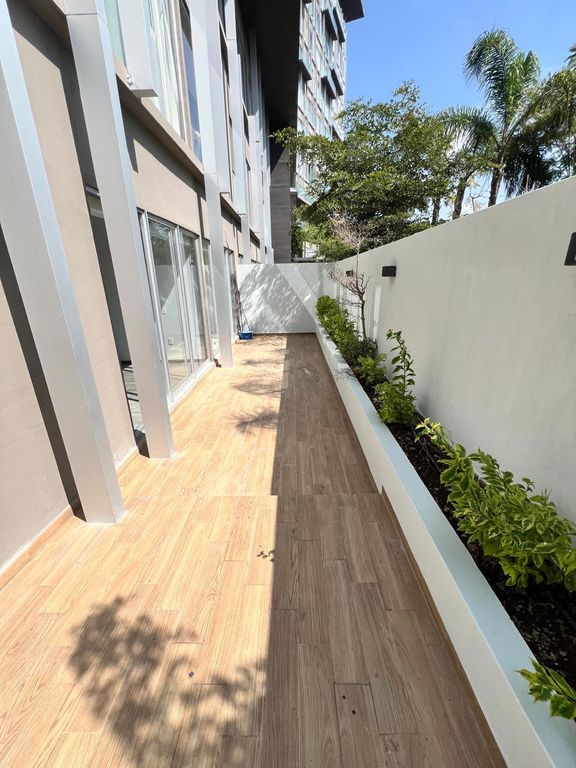 Excelente Departamento en venta torre "ENITI", Planta baja, con amplia terraza