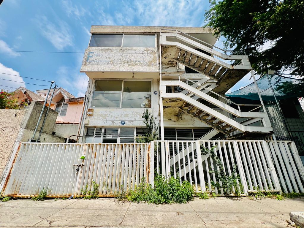 EDIFICIO EN VENTA EN COLONIA LAS TORRES