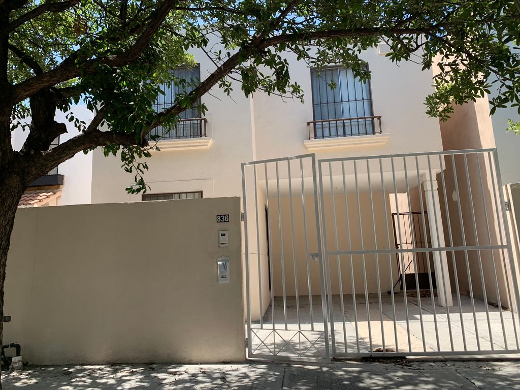 Venta Casa 3 Rec Fracc Jacarandas, Apodaca.