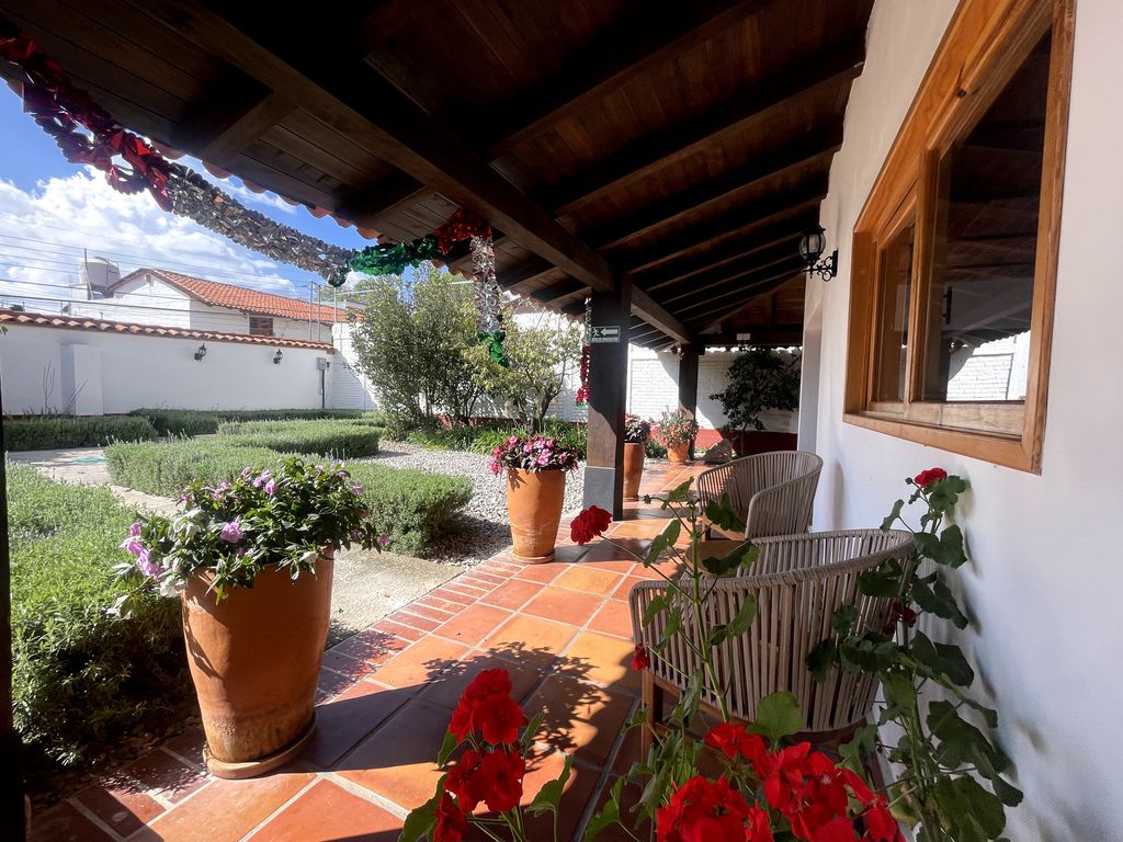 EXCELENTE HOTEL EN VENTA, UBICADO EN EL CENTRO DE TAPALPA