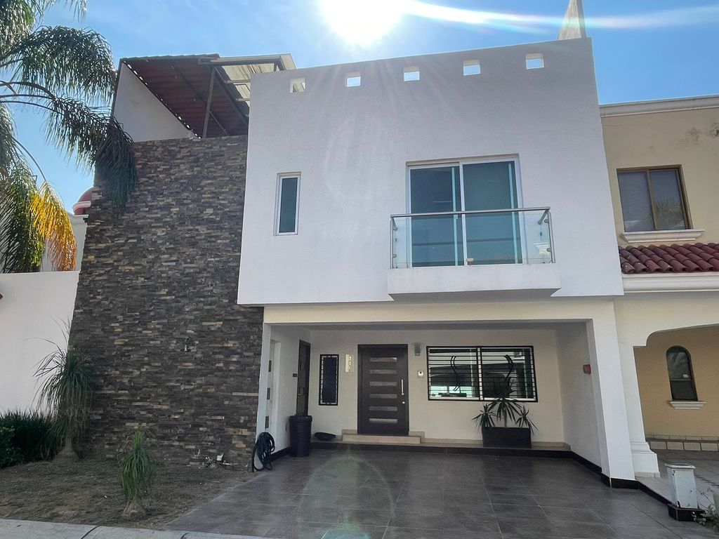 Casa en renta en Av.,Naciones,Unidas, Virreyes residencial, Zapopan,  Jalisco - Casas y Terrenos