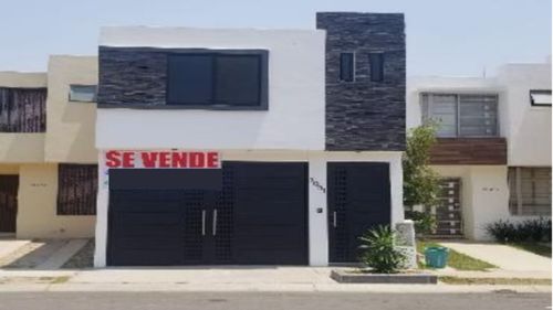 Casa En Venta En Colinas De Tonala 