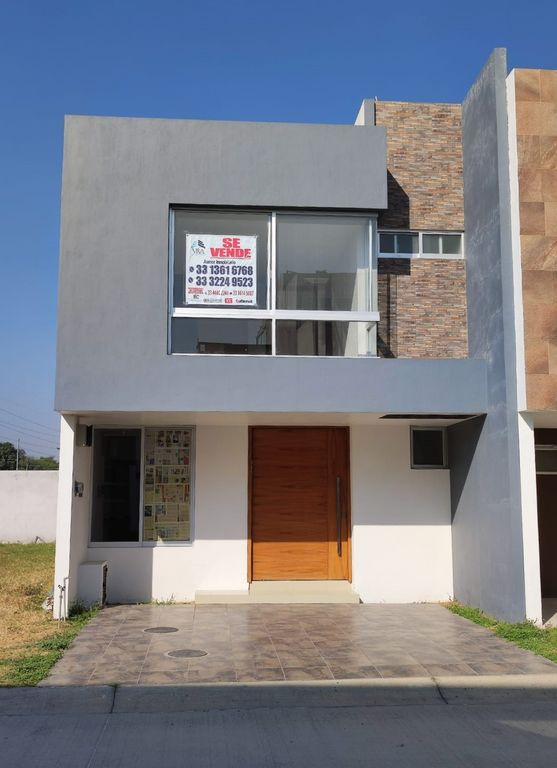 SE VENDE / SE RENTA CASA EN LA RUA RESIDENCIAL