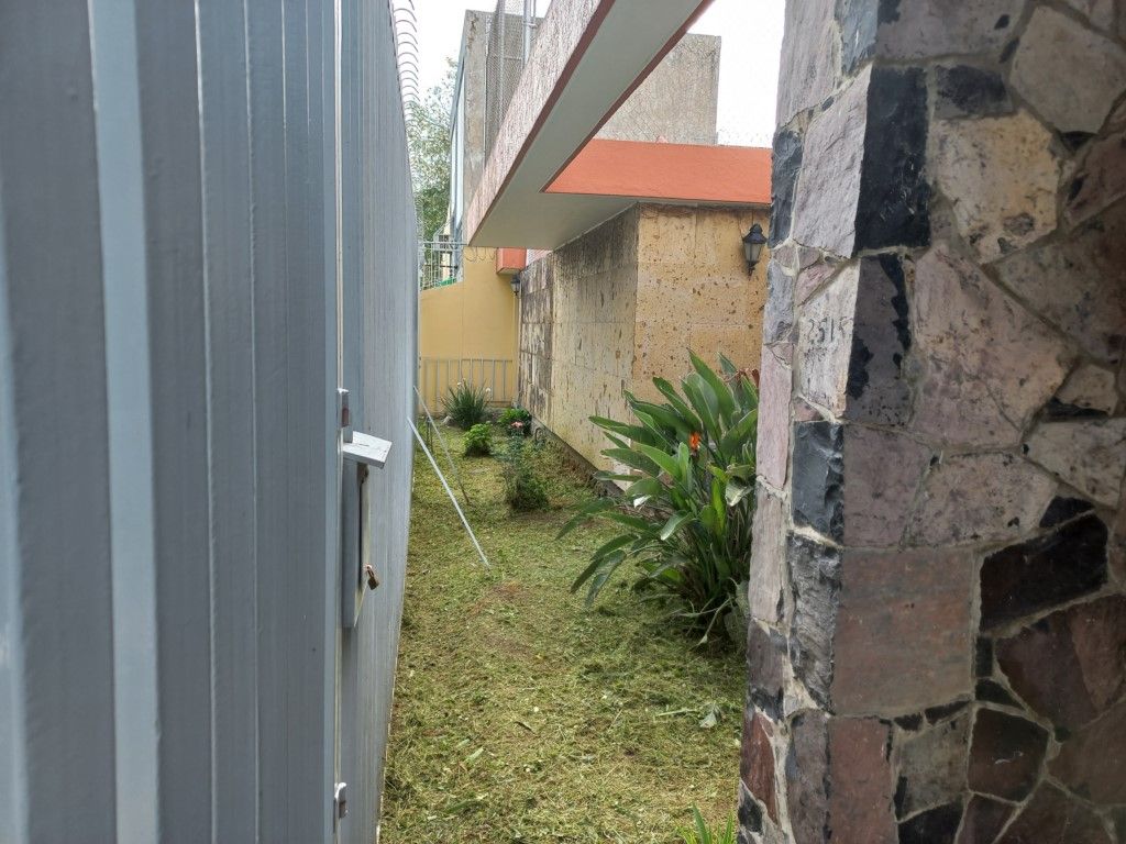 Casa Venta Jardines del Bosque,amplia y funcional