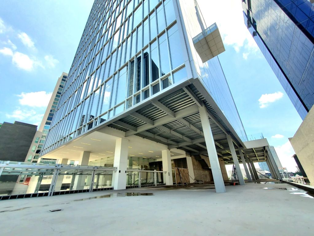 Local En Renta En Corporativo Dos Puntas Andares
