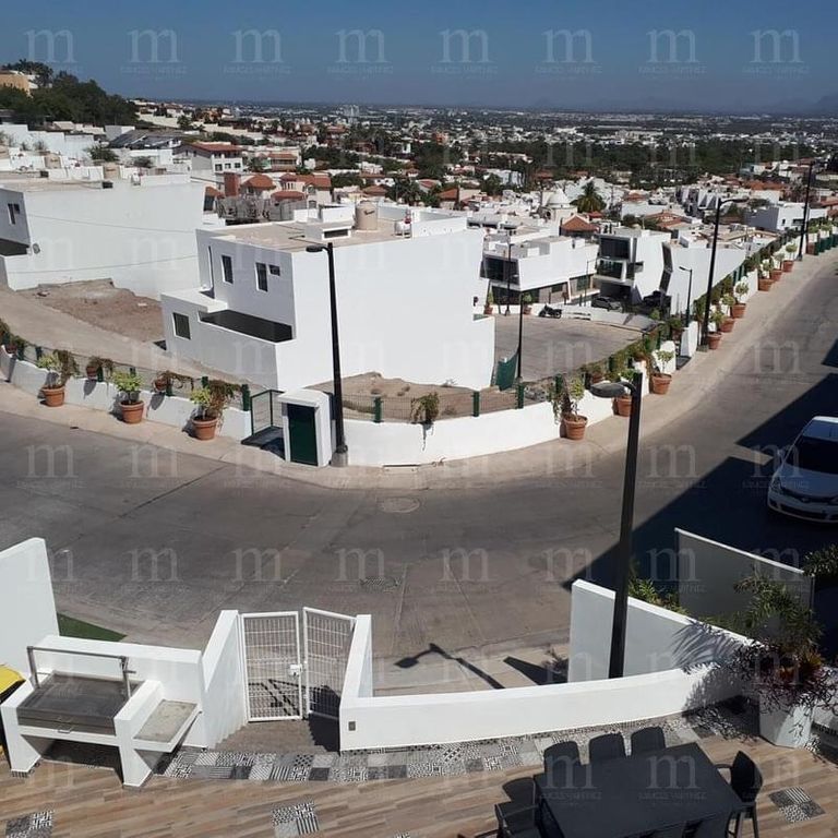 PRECIOSA RESIDENCIA EN PRIVADA LUMERIA MONTEBELLO