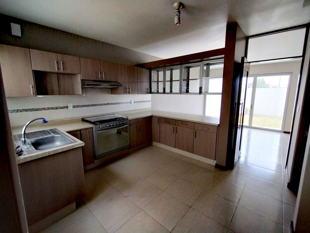 CASA EN RENTA VILLAS JARDIN CELAYA