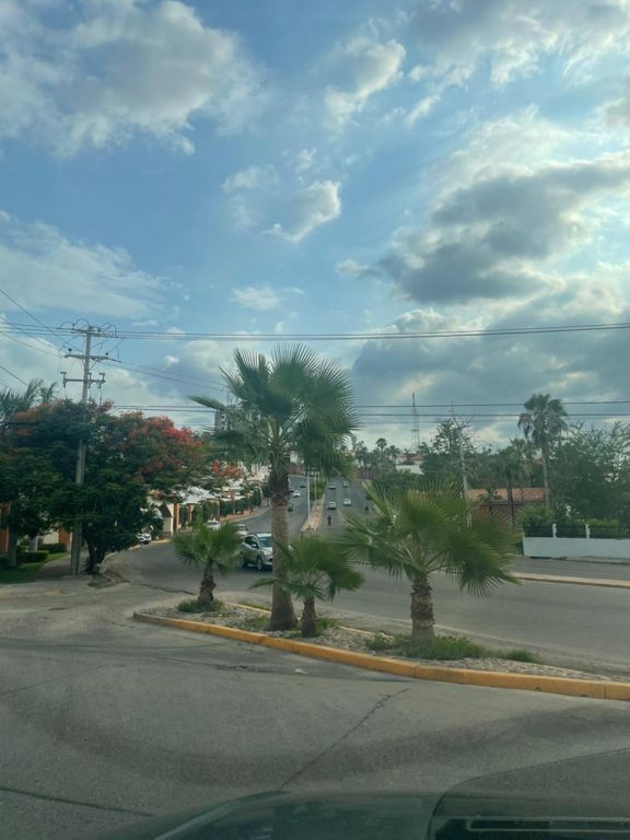 Casa en renta en Colinas de San Miguel, en privada