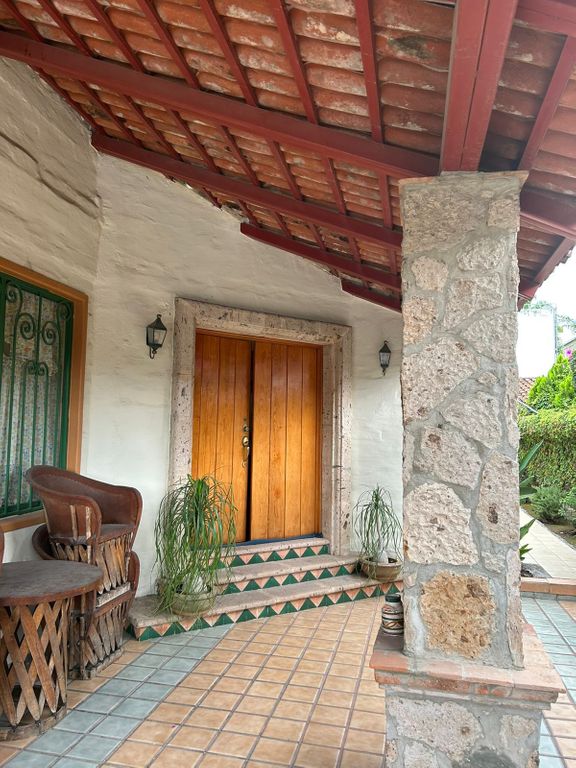 CASA UNA PLANTA LOMAS SANTA ANITA TLAJOMULCO $3,300,000