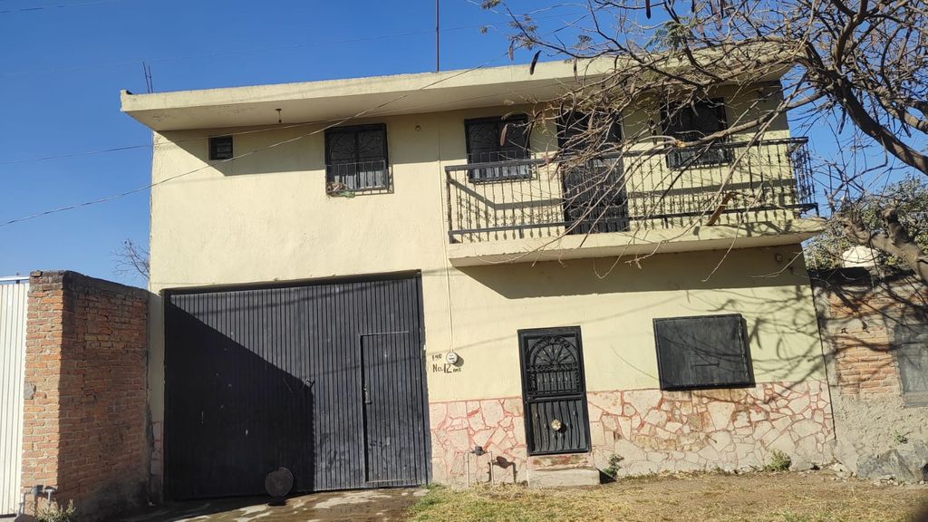 Casa cerca de periférico sur en la llave