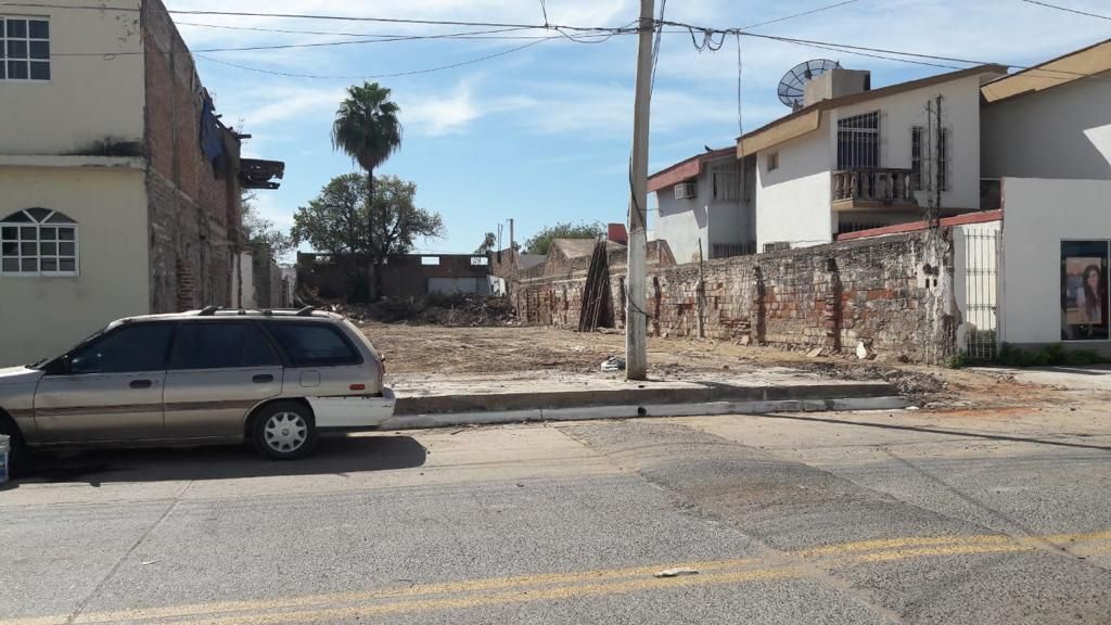 Excelente terreno en renta para negocio o bodega.