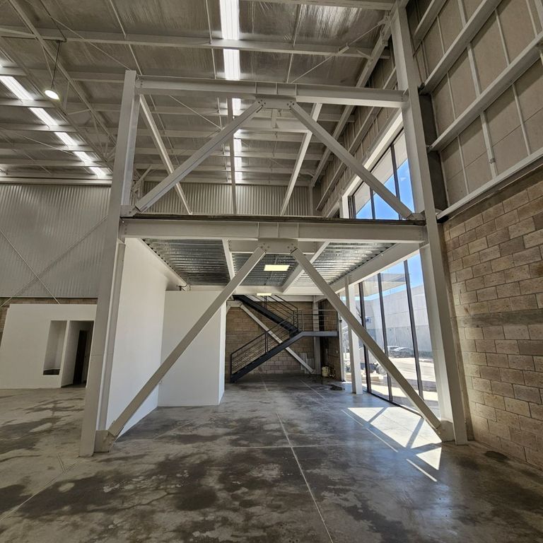 Bodega nueva en Avant Industrial Park.