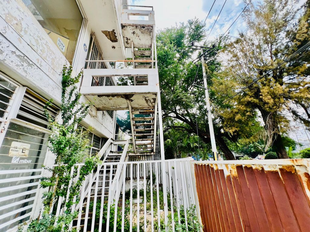 EDIFICIO EN VENTA EN COLONIA LAS TORRES