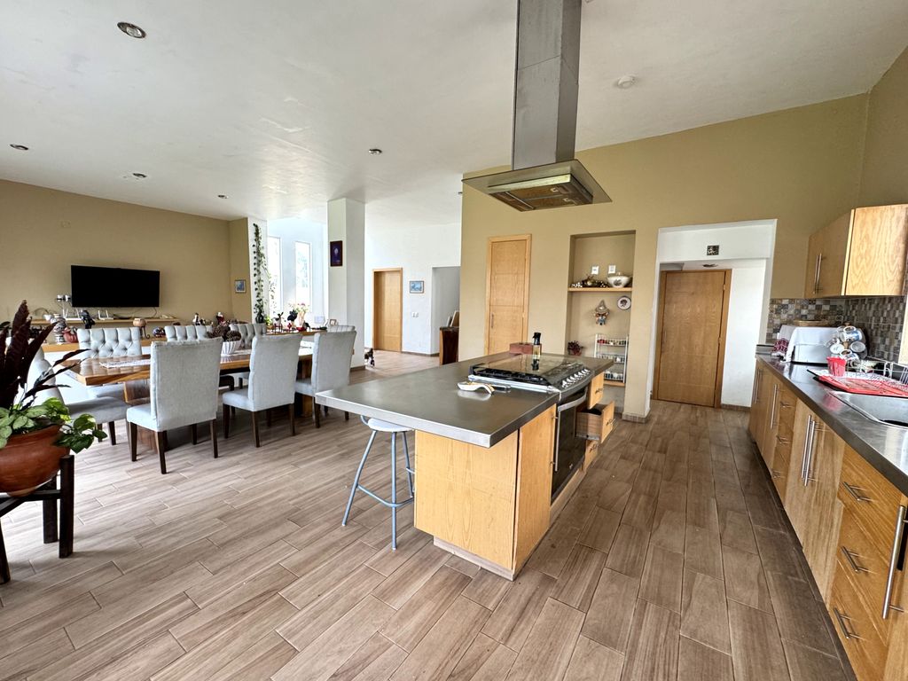 Amplia Casa en Venta en Coto Rinconada Santa Anita